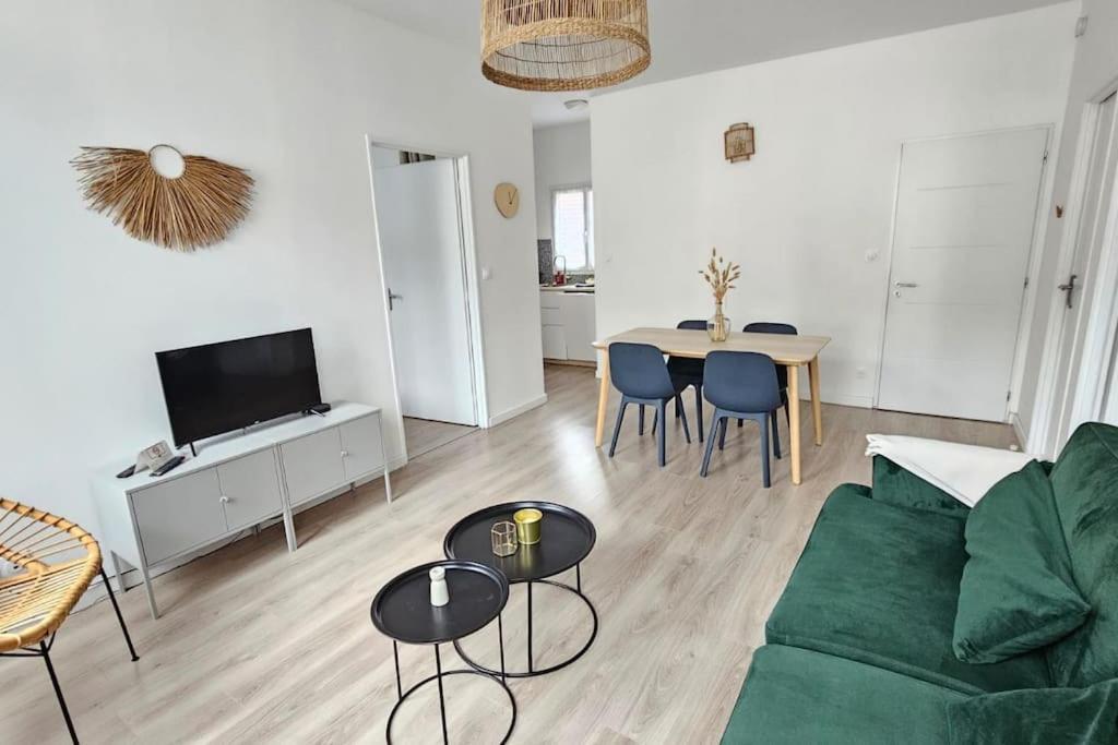 Superbe Appartement 2 Chambres Au Coeur De Pau Luaran gambar