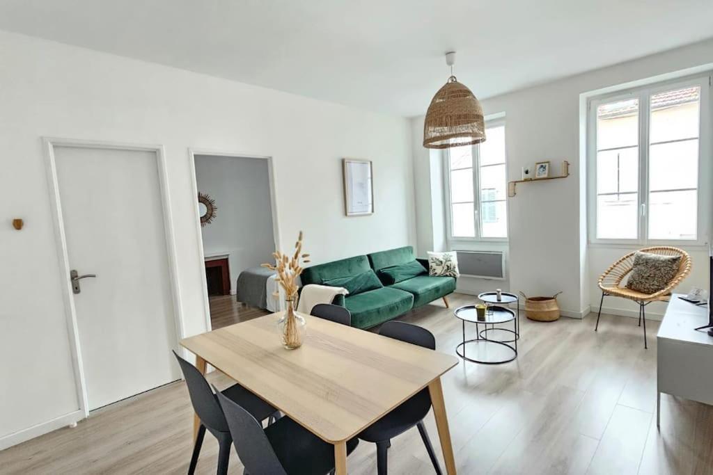 Superbe Appartement 2 Chambres Au Coeur De Pau Luaran gambar