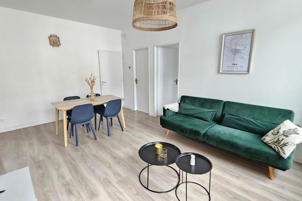 Superbe Appartement 2 Chambres Au Coeur De Pau Luaran gambar