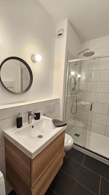 Superbe Appartement 2 Chambres Au Coeur De Pau Luaran gambar